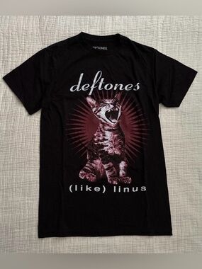 Hot Topic Black Deftones (Like) Linus Cat Graphic Tee